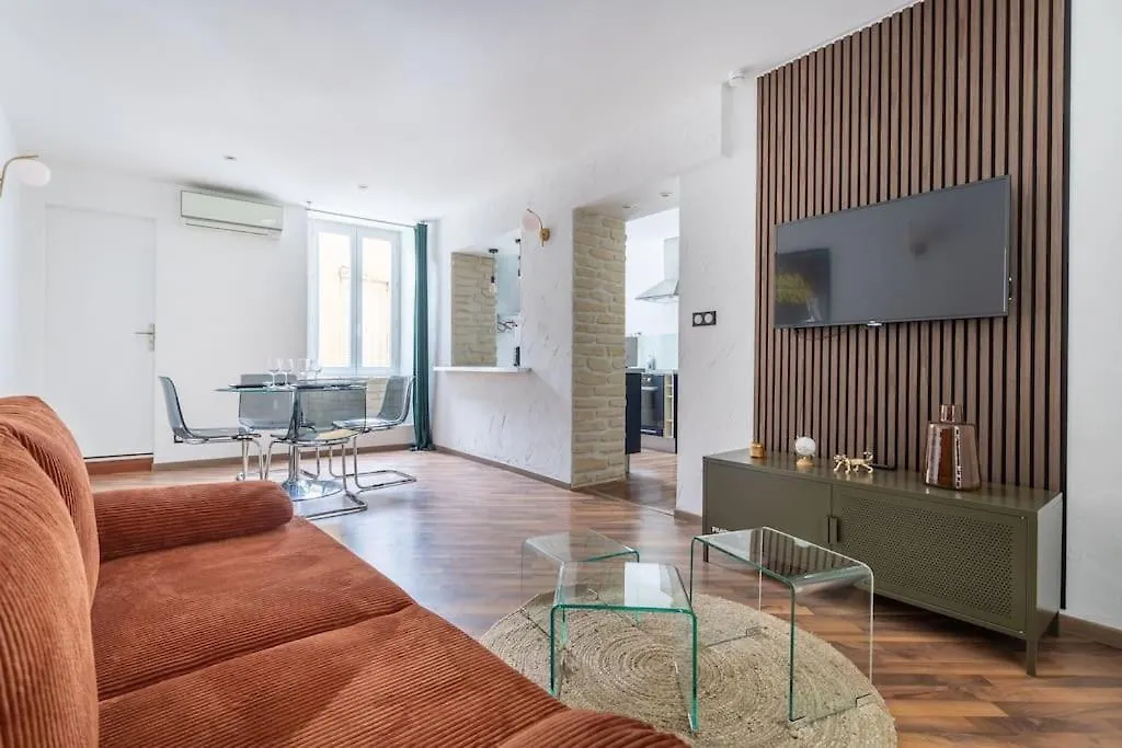 Make History - Chamalieres Apartment 0*,  France
